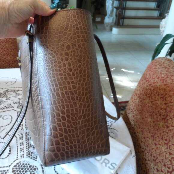 Michael Kors Collection Brown/Tan Croc Embosed Leather Large Tote Handbag - Picture 6 of 16